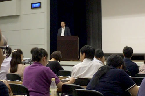 徳島大学大学院教授　宮本洋二先生による、徳島県歯科医師会学術講演会「口腔粘膜疾患・口腔がんの診察方法と薬剤関連性顎骨壊死（MRONJ）」に出席しました。